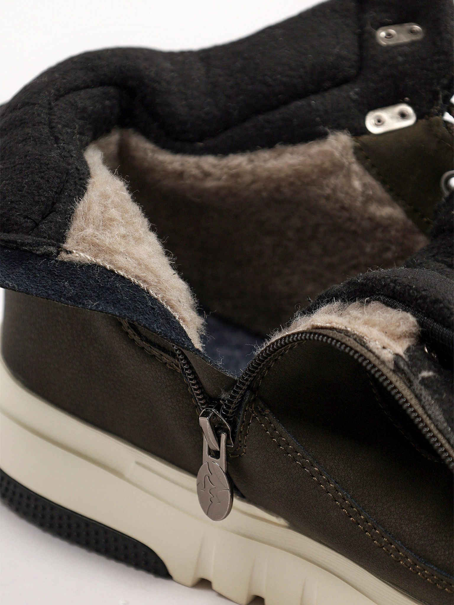 Ботинки комбинированные цвета хаки на контрастной средней подошве